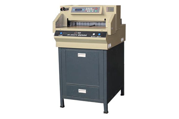 DC-8646TH程控切紙機